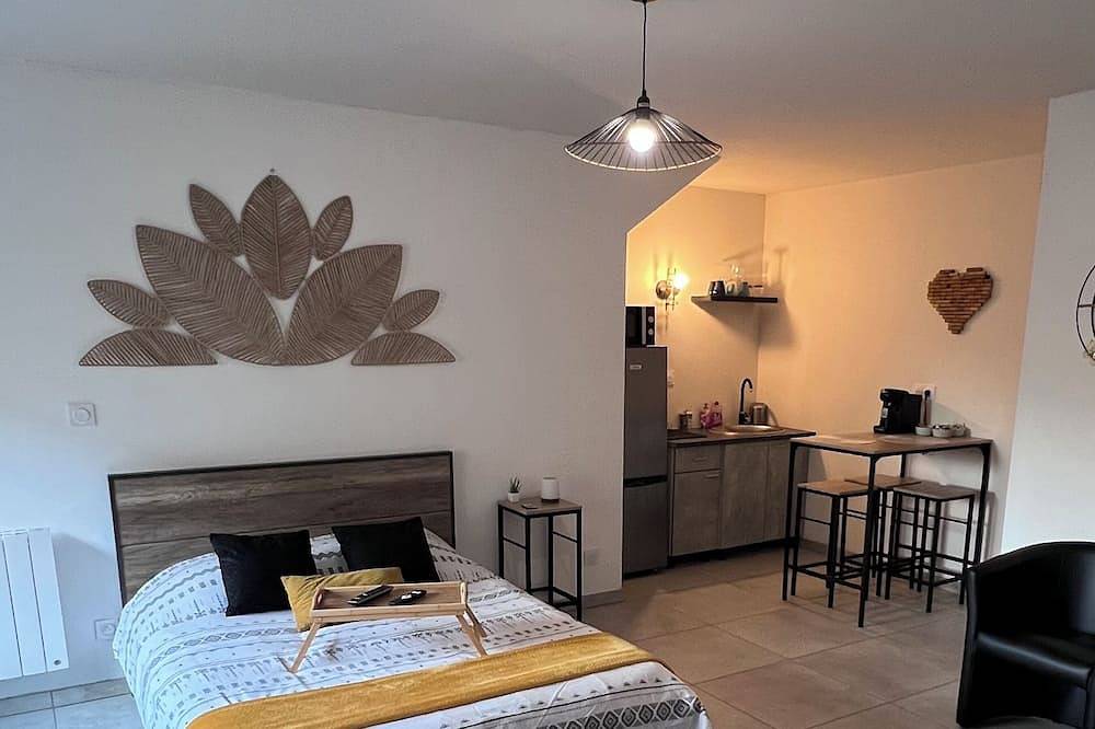 Appartement entier, Appartement romantique avec espace balnéo in Dallet, Région de Clermont-Ferrand