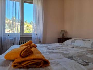 Gîte pour 4 personnes, avec terrasse et vue, animaux acceptés à Torre Pellice