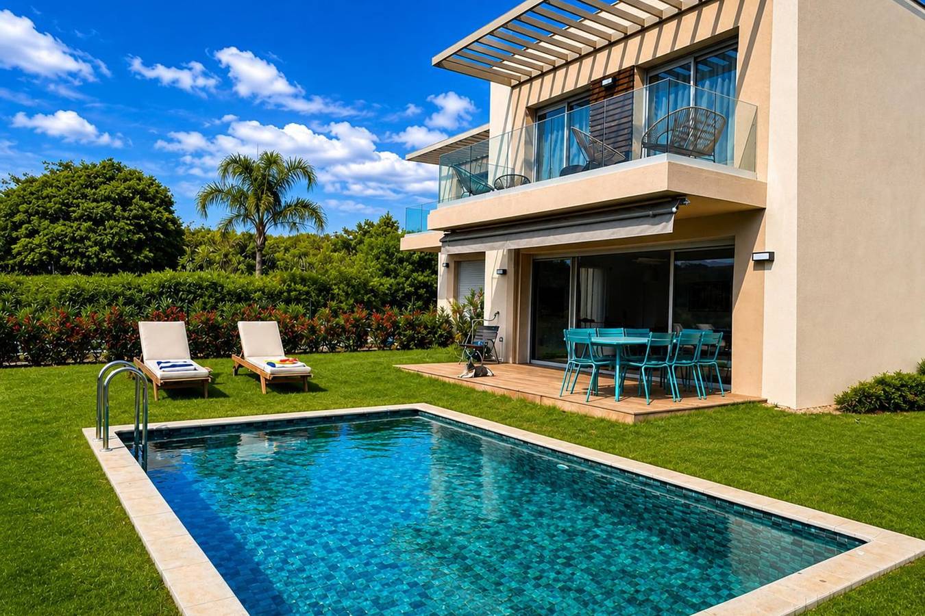 Contemporary luxury villa in Antibes – 3 bedrooms – 6 guests – Pool & parki in Antibes, Mediterranean Coast (France)