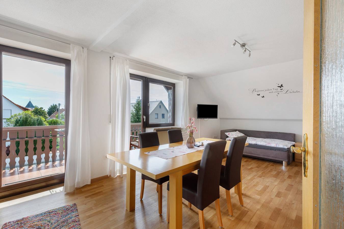 Ganze Wohnung, Apartment „Gabis“ mit gemeinsamer Terrasse, Garten und Wlan in Munningen, Bayerisch Schwaben