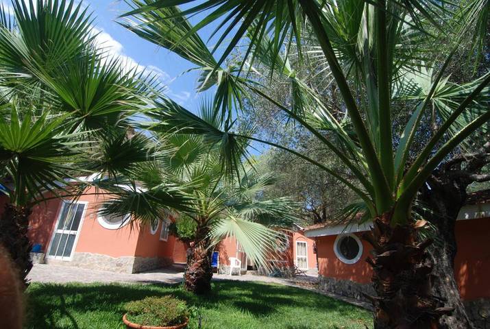 Aparthotel para 5 personas, con jardín, Se admiten mascotas - 1