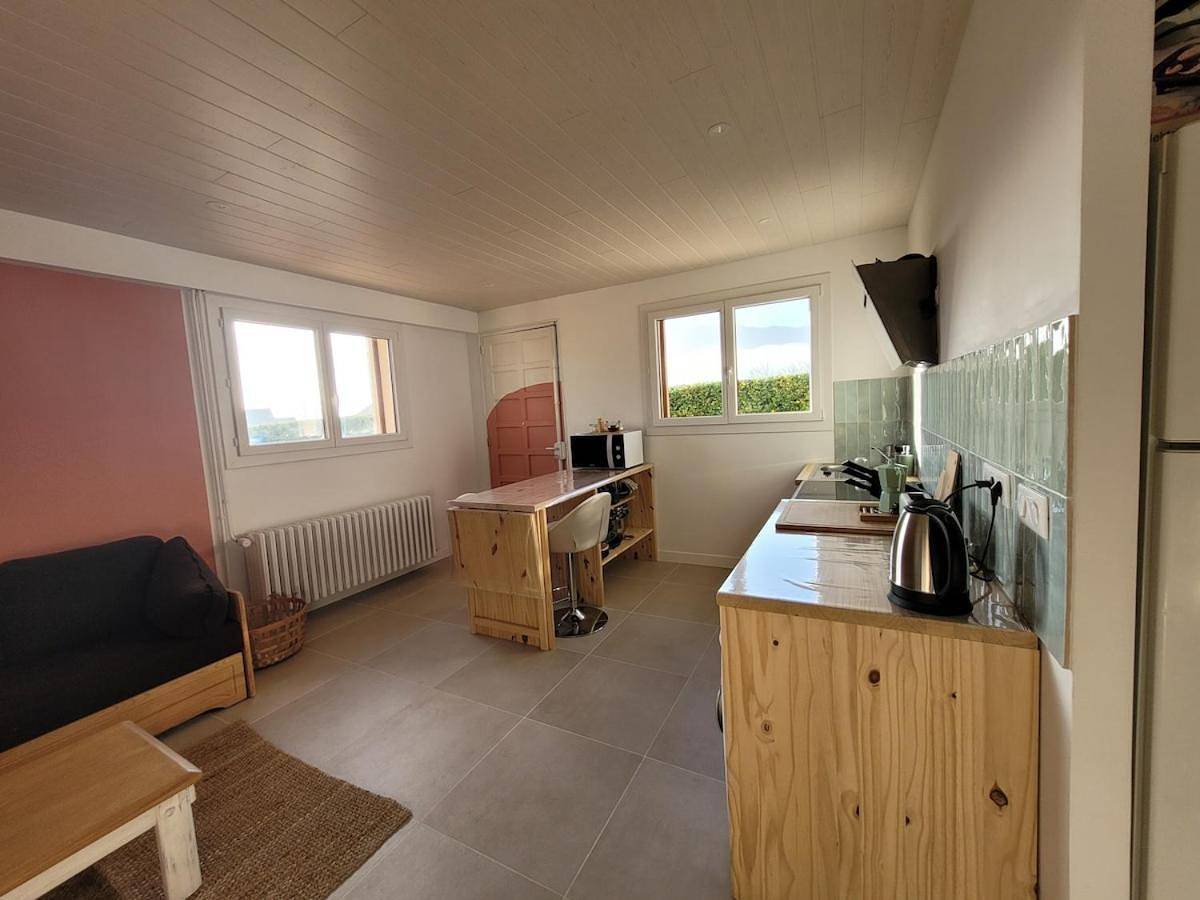 Appartement entier, Appartement 1 à 4 personnes entre lacs vignes et montagnes in Porte-de-Savoie, Région de Chambéry