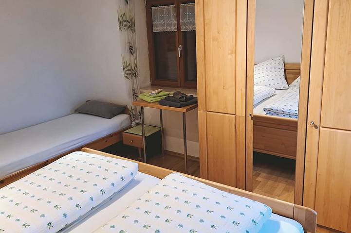 Ganze Wohnung, Nichtraucher Ferienwohnung Irmgard 52qm in Wendelstein, Brannenburg