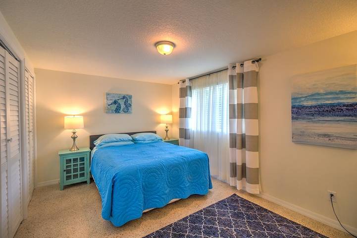 Vacation house for 6 people, with pool and yard as well as balcony in Siesta Key