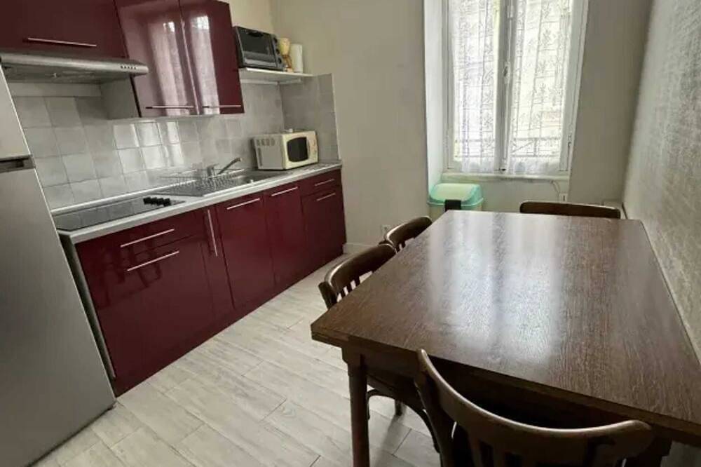 Apartamento entero, Homerez - Apartamento en Néris-les-Bains. in Néris-les-Bains, Región de Montluçon