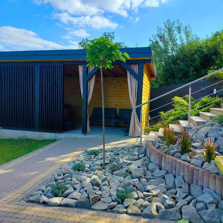 Ferienhaus für 16 Personen, mit Pool und Whirlpool sowie Garten, kinderfreundlich - 1