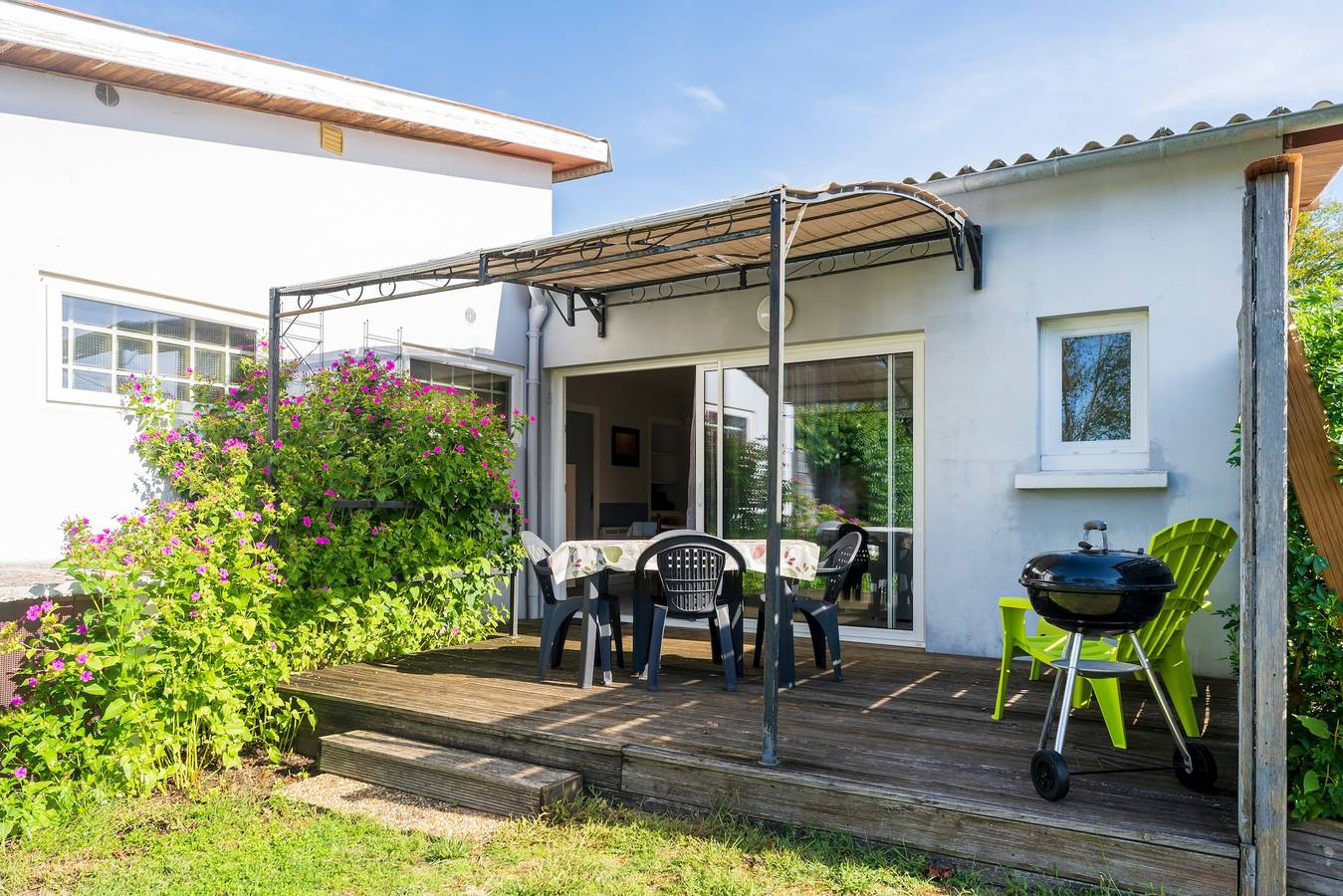 'Océan Ouest - Domaine Des Landes' con piscina compartida y terraza privada, jardín compartido in Lesperon, Landes