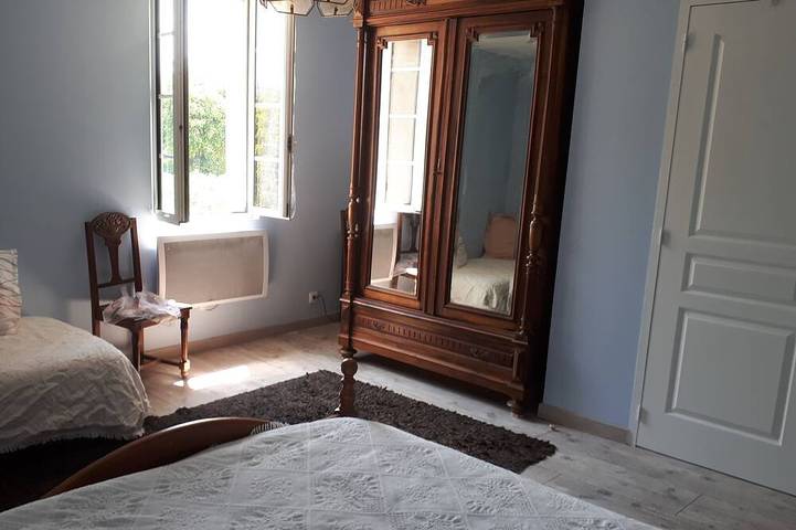 Location de vacances pour 7 personnes, avec terrasse et jardin à Petit-Palais-et-Cornemps - 4