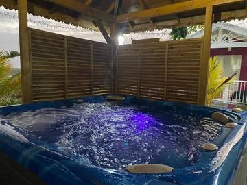 Gîte pour 4 personnes, avec jardin ainsi que terrasse et vue à La Désirade (île)