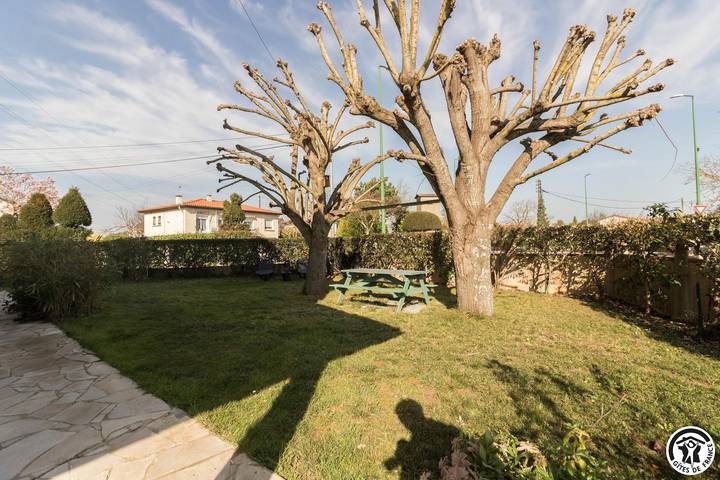 Gîte pour 9 personnes, avec jardin à Aussonne - 3