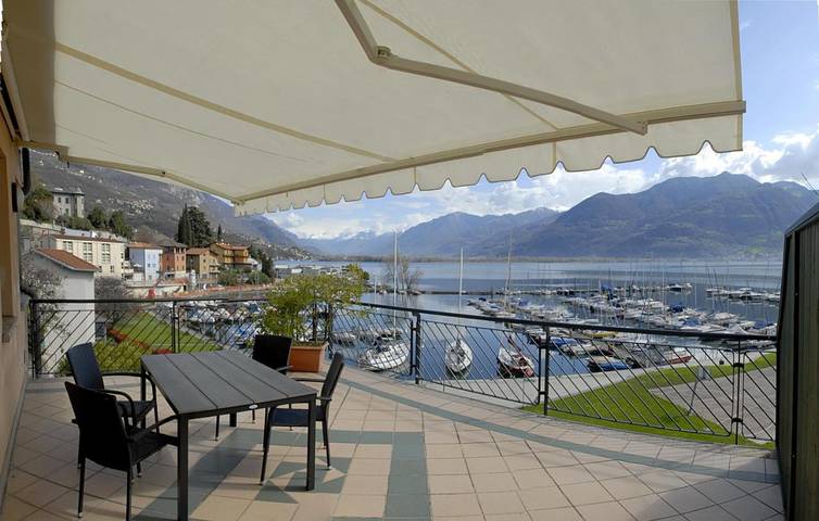 Gîte pour 5 personnes, avec balcon ainsi que vue et vue sur le lac à Lovere