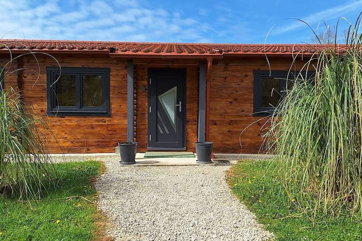 Chalet pour 6 personnes, avec Balcon et Jardin à Châtillon-sur-Broué
