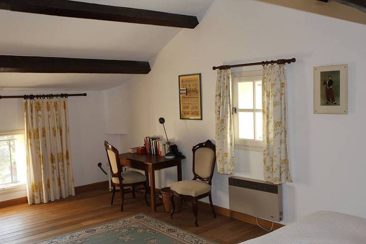 Location de vacances pour 14 personnes, avec jardin, animaux acceptés à Saint-Julien-de-Peyrolas - 3