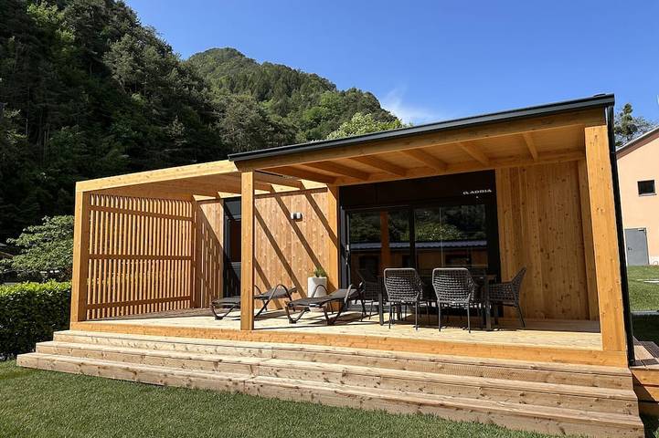Chalet voor 6 personen, met tuin en zwembad, met huisdier aan het Gardameer