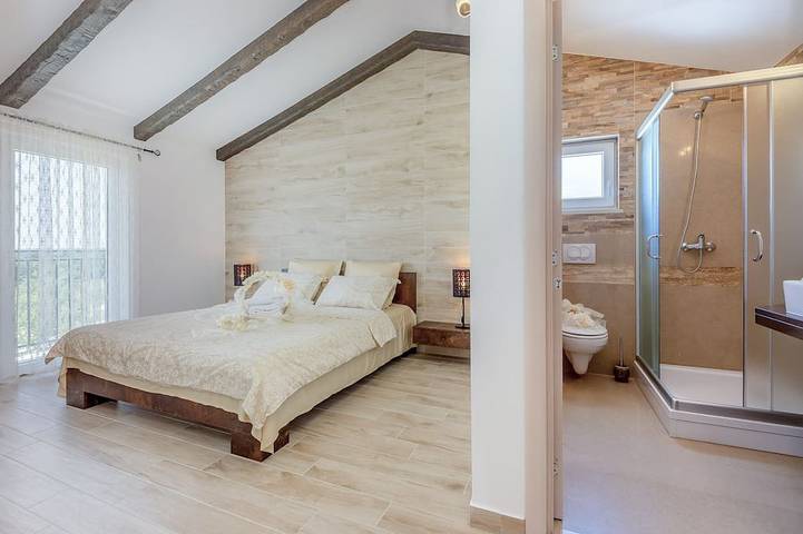 Moderne Villa Marusha mit privatem Pool in der Nähe von Porec u. Rovinj in Sveti Petar u Šumi, Zentralistrien