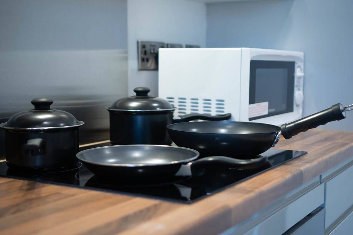 Entire apartment, Sleek 1Br Apartment Near Wolverhampton Centre in Wolverhampton, Birmingham Area