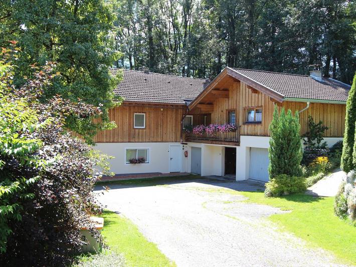 Ferienwohnung für 4 Personen, mit Balkon und Terrasse sowie Garten in Piesendorf