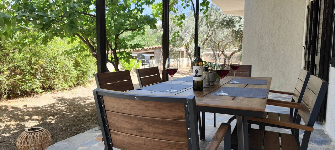 Location de vacances pour 4 personnes, avec terrasse et jardin dans Égine - 4
