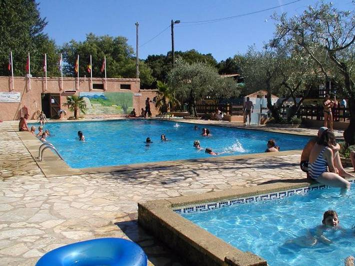 Camping pour 6 personnes, avec Bassin pour enfant dans Parc naturel régional du Haut-Languedoc