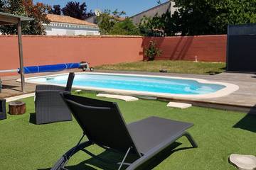 Gîte pour 2 personnes, avec jardin ainsi que terrasse et piscine à Puilboreau