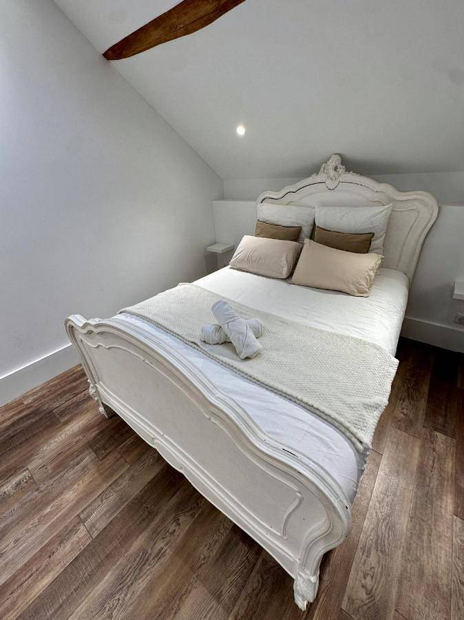 Appartement entier, Studio 3 des Remparts à 5 mins de Charleville-Mézières in Warcq, Ardennes