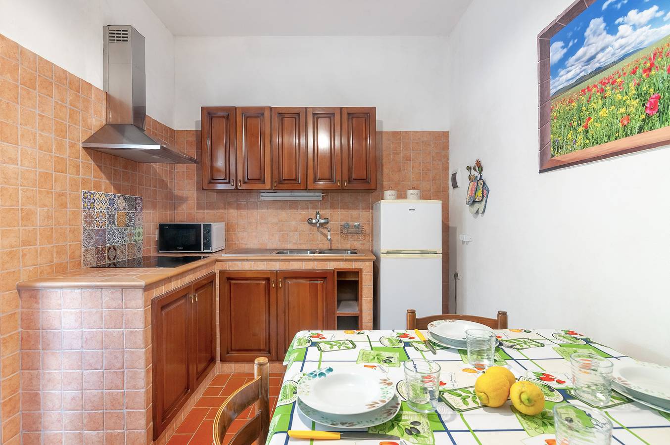 Entire apartment, Apartment 'La Cantinetta Di Barberino' with Private Terrace, Private Garden and Wi-Fi in Chiocchio, Chianti