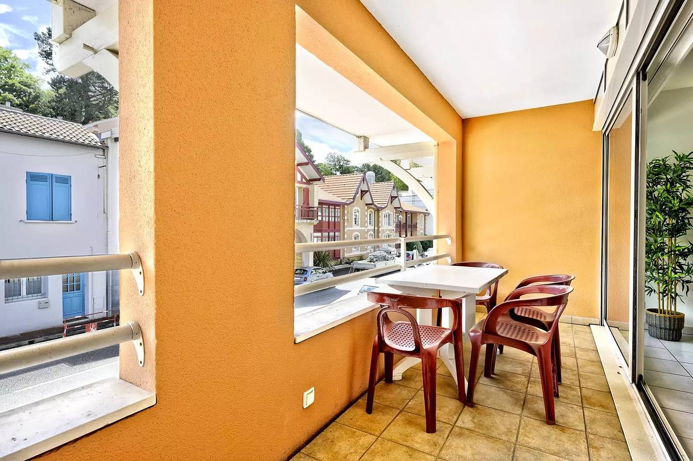 Appartement entier, Arcachon Centre, Beau T3 Avec Loggia Et Parking A 400 M De La Plage ! in Arcachon, Région d'Arcachon