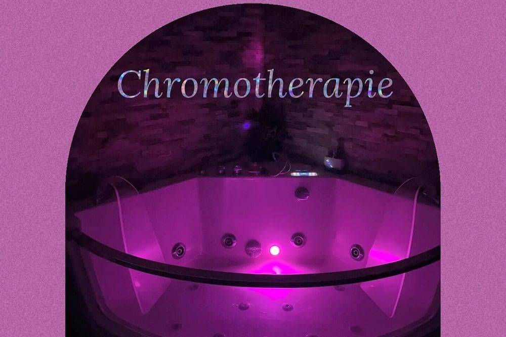 Entire apartment, Balneo studio by the sea in Bourcefranc-le-Chapus, Côte de Beauté