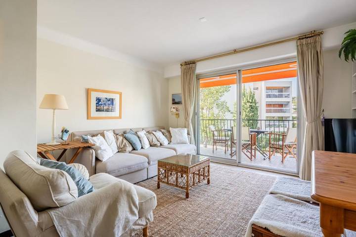 Gîte pour 6 personnes, avec vue et jardin dans Casino De Cassis - 2