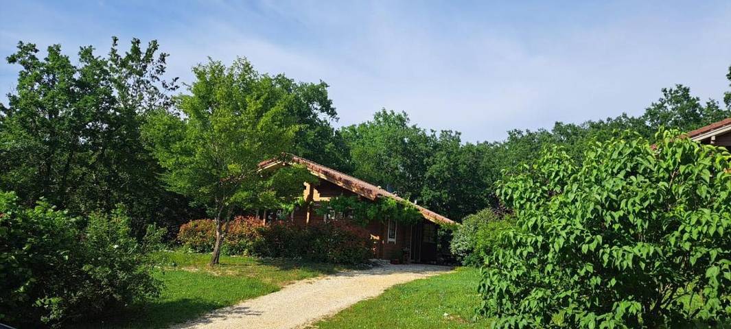 Gîte pour 5 personnes, avec jardin et piscine ainsi que vue et bassin pour enfant à Mauroux - 2