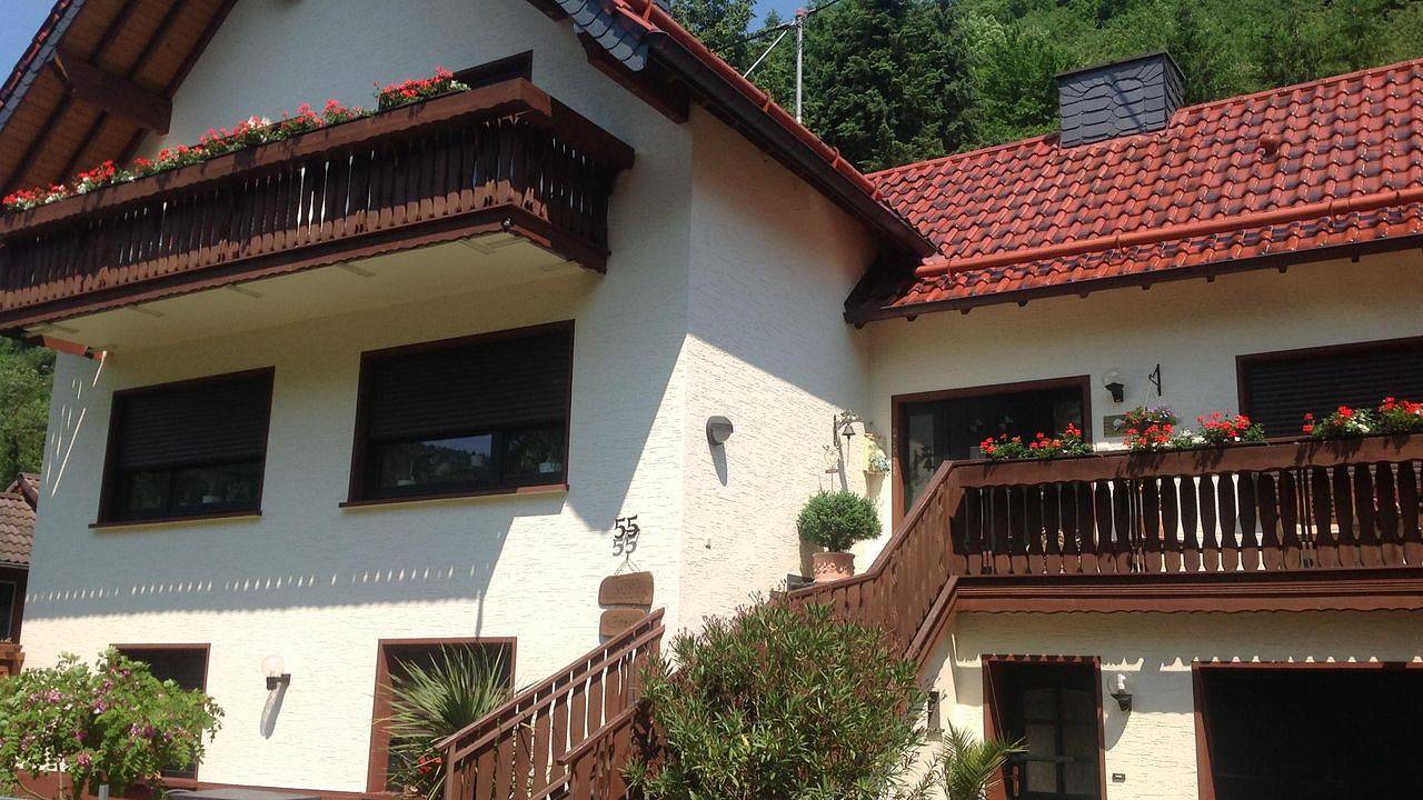 Geheel vakantieappartement, Vakantieappartement voor 4 personen met terras in Ahrbrück, Ahrtal
