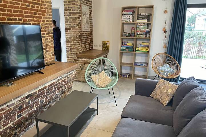 Gîte pour 10 personnes, avec jardin dans Anglesqueville-la-Bras-Long