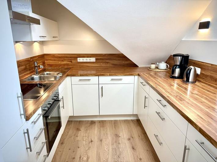 Gemütliche 1-Zimmer-Wohnung mit Balkon in der Nähe einer Bäckerei und des Flusses in Plön, Plön (Stadt)