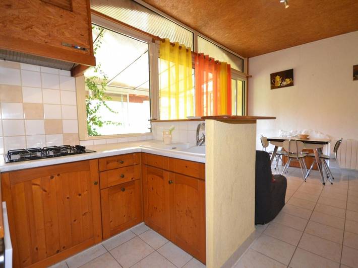 Location de vacances pour 5 personnes, avec jardin et piscine à Lanas - 2