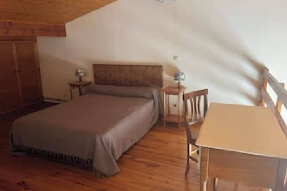 Semi-Detached Cottage in St. Ferréol-le-Lac / Vacation at the Foot of the Montagne Noire in Revel, Lauragais