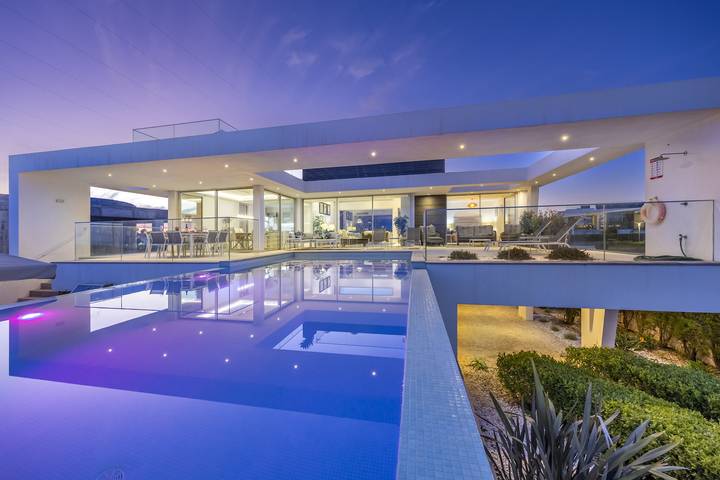 Villa para 6 pessoas, com jardim e varanda e ainda vista para o mar em Lagos