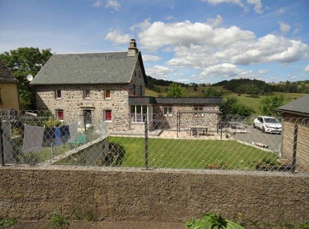 Gîte pour 6 personnes, avec terrasse et jardin à Saint-Nectaire - 2