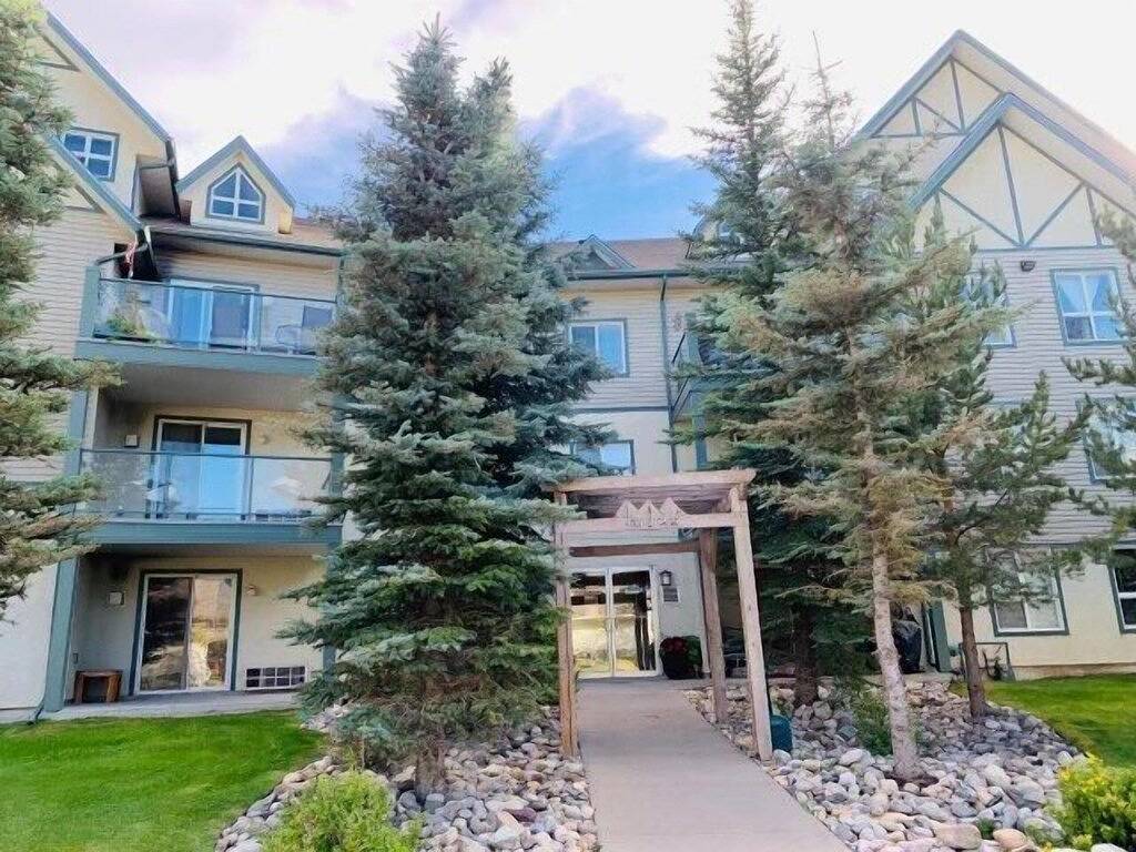 Ganze Wohnung, Spacious/Quiet 2bdrm, 2 bath with Mountain Views/Pool/Hot Tub/7night Disc! in Radium Hot Springs, Kootenay-Nationalpark