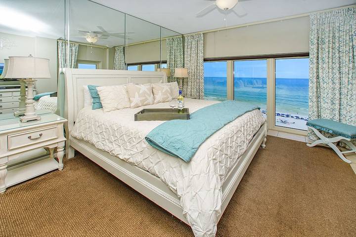 Beach rental for 6 people, with pool and balcony as well as sauna in Sandestin