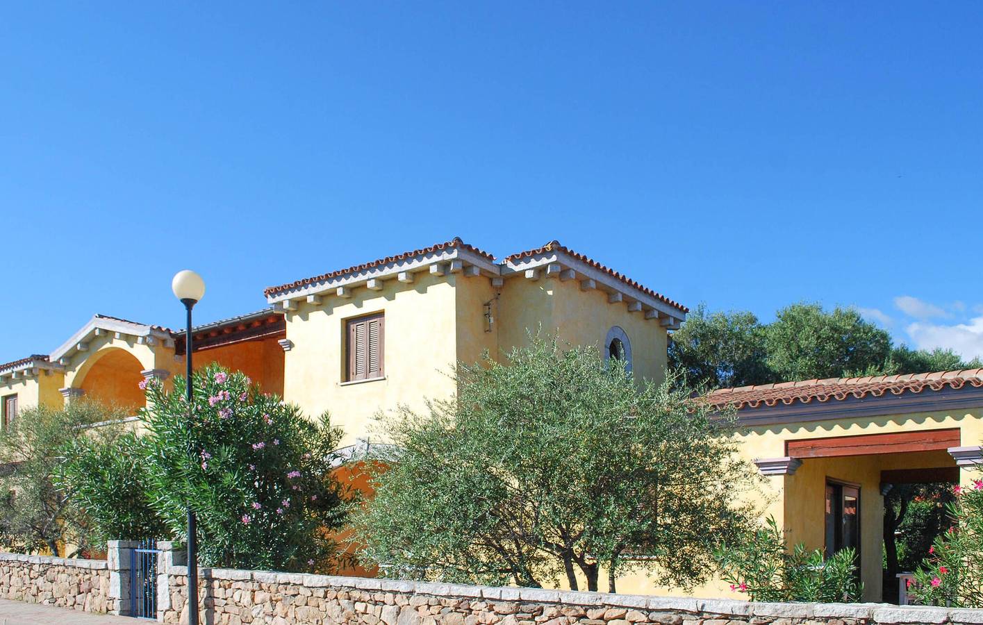 Apartamento vacacional entero, Acogedor apartamento junto a la playa con nevera e Internet in San Teodoro, Olbia-Tempio