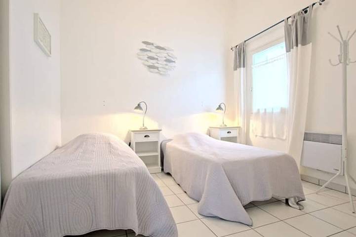 Appartement entier, Appartement avec terrasse au port d'Ars-en-Ré, Wi-Fi gratuit in Ars-en-Ré, Île de Ré