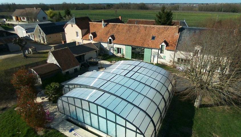 Chambre d’hôte pour 3 personnes, avec piscine ainsi que jacuzzi et jardin