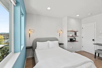 Vacation Home for 2 Guests in Seattle, Puget Sound, Picture 2