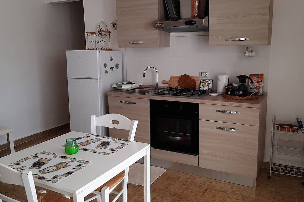 Beach House for 3 People in Syracuse, Syracuse Province