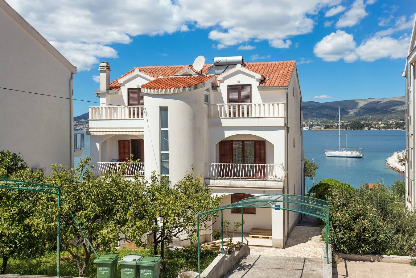 Entire apartment, One bedroom apartment near beach Okrug Gornji, Čiovo A-9694-c in Okrug Gornji, Ciovo