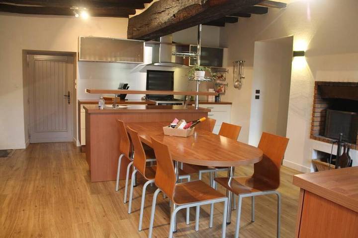 Location de vacances pour 14 personnes, avec piscine et bassin pour enfant ainsi que jardin et vue, adapté aux familles dans Vallons-de-l'Erdre - 3