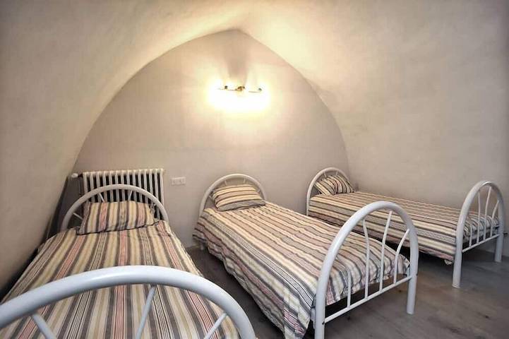 Location de vacances pour 13 personnes, avec jardin et terrasse à Saint-Georges-de-Lévéjac - 4