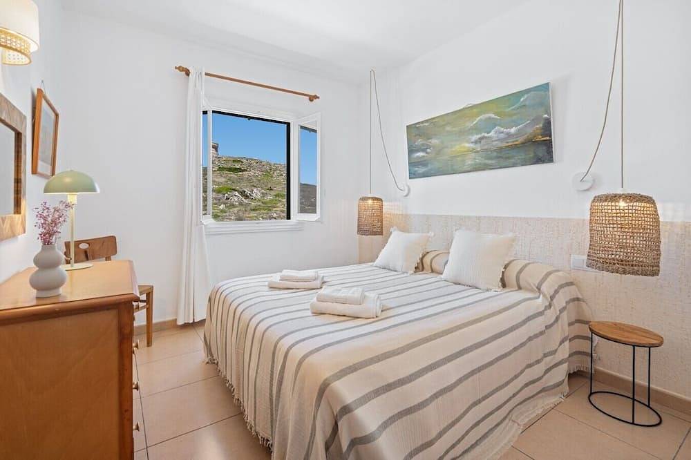 Apartamento entero, Tramontana - Your window to the Mediterrean in Fornells, Es Mercadal