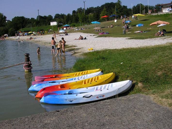 Location de vacances pour 6 personnes, avec jardin ainsi que vue sur le lac et terrasse à Molières
