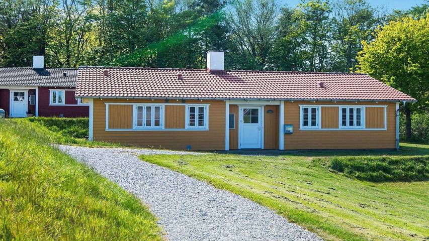 Ferienhaus für 9 Personen, mit Terrasse und Whirlpool sowie Pool und Sauna in Løjt